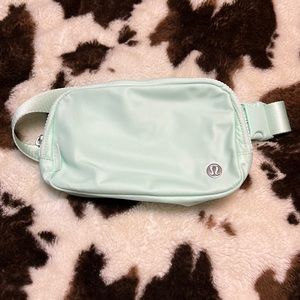 LULULEMON MINT MOMENT EVERYWHERE BELT BAG